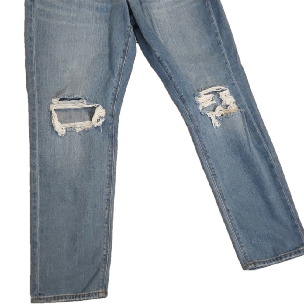 Womens American Eagle distressed mom jeans size 8. - Picture 3 of 11